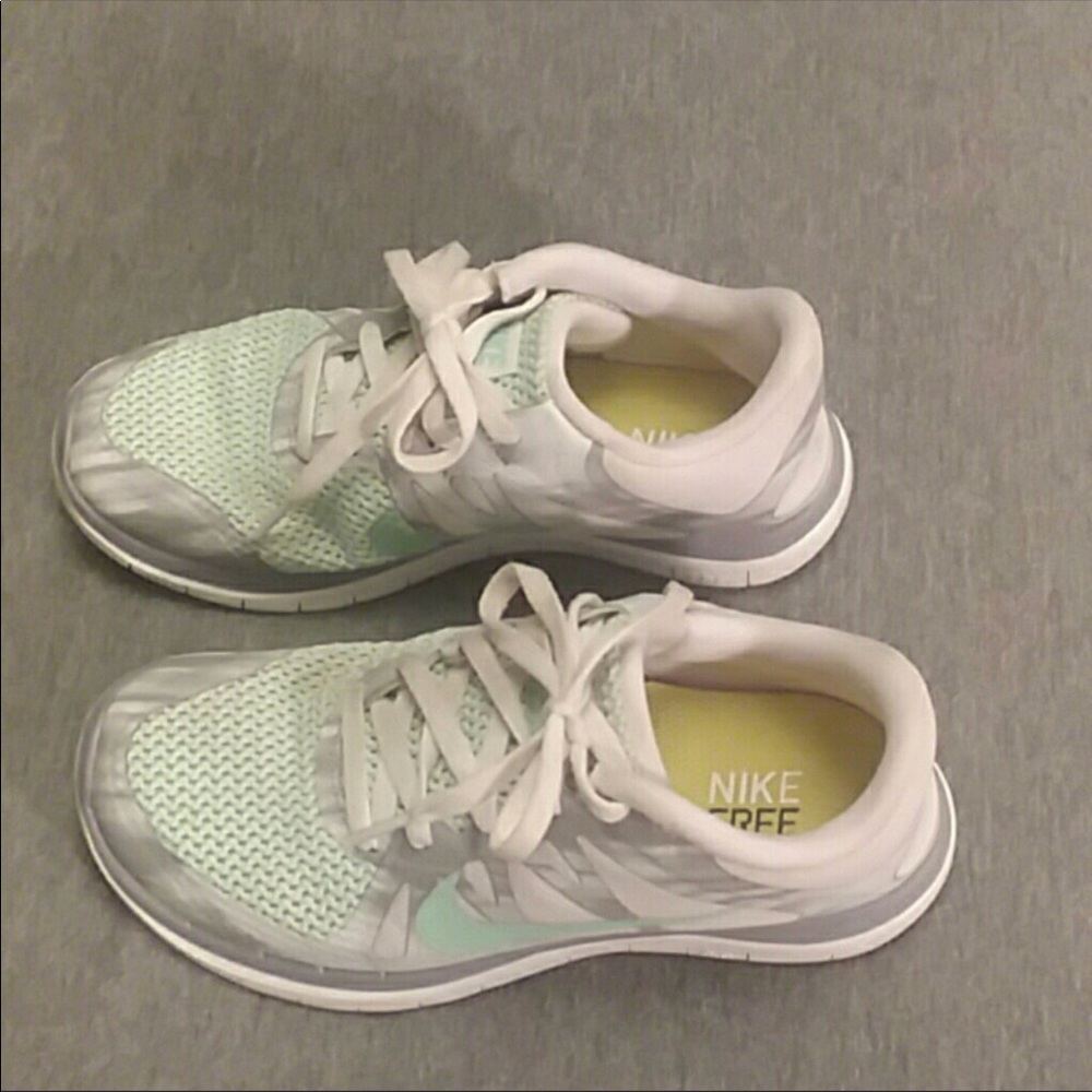Size 6 Nike Free Run 4.0.